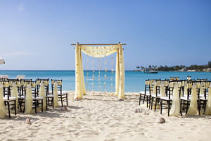 Beach-Wedding-Ceremony-Decorations-14